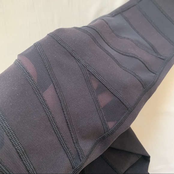 Lululemon Tech Mesh Wunder Under HR Tight 28” 4 - Picture 8 of 8